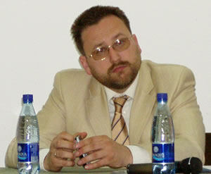 Рафальский В.В. - проф. НИИ антимикробной химиотерапии Смоленской государственной медицинской академии.