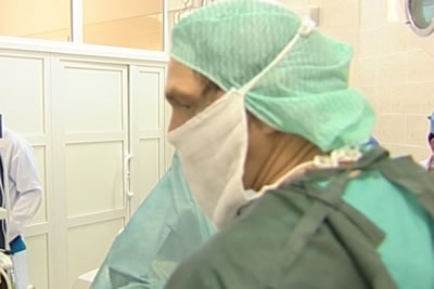 Окончание операции. На фото профессор Медведев Владимир Леонидович (Ростов-на-Дону)